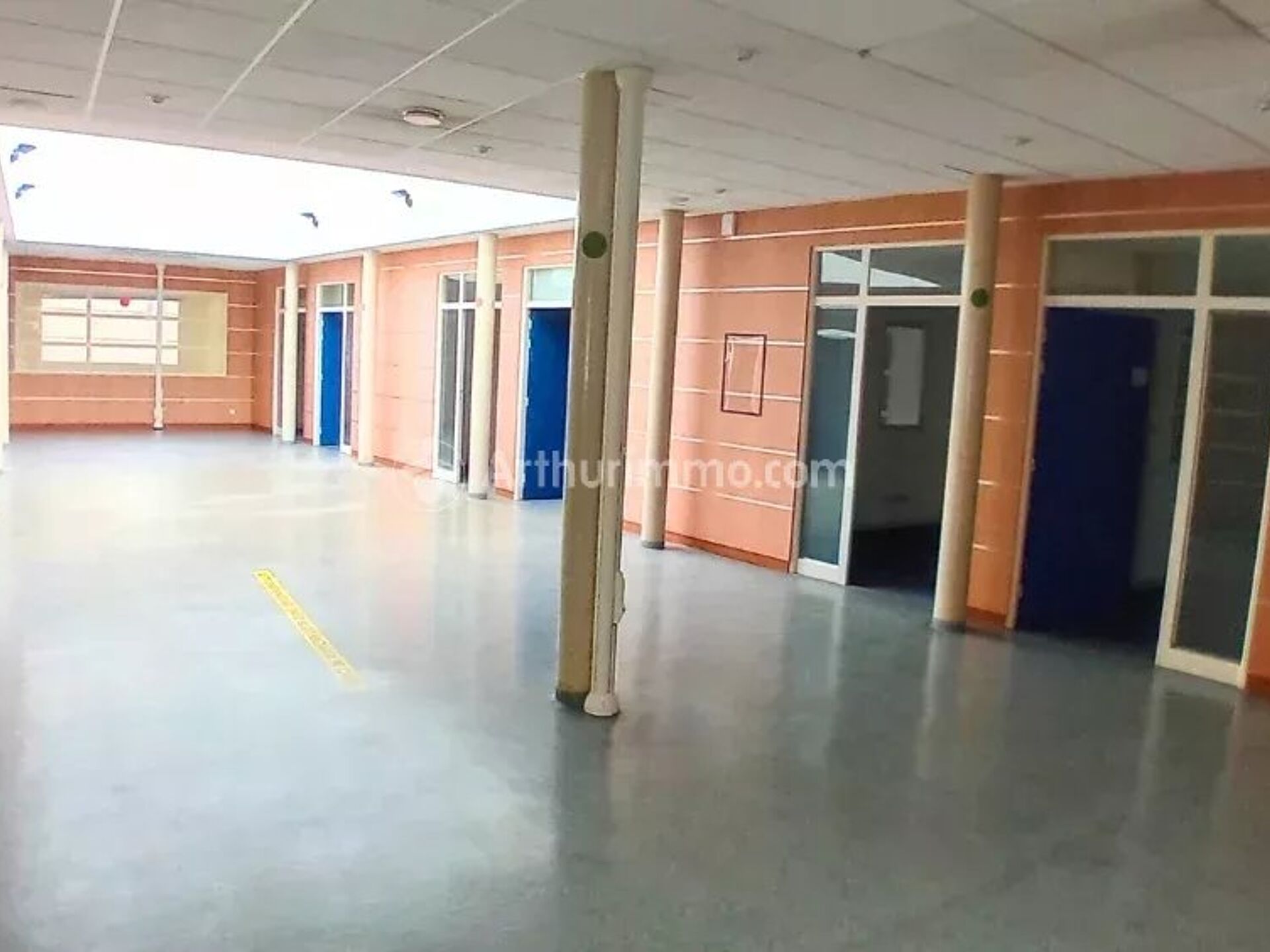 Local commercial 16 pièces 530 m² · à Castres · 530 m² · 525 000 €
