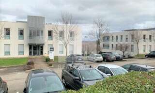 Bureau  472 m² à louer à Limas (69400)