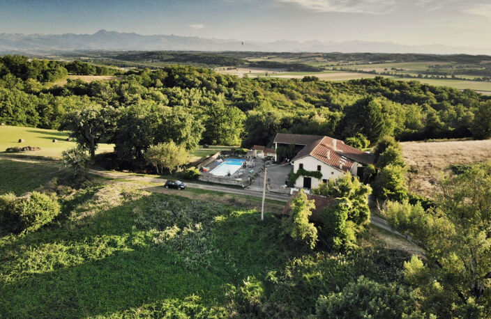 Ancien corps de ferme de 320 m² hab sur 1Ha6 situé à 25' de T... — photo 3