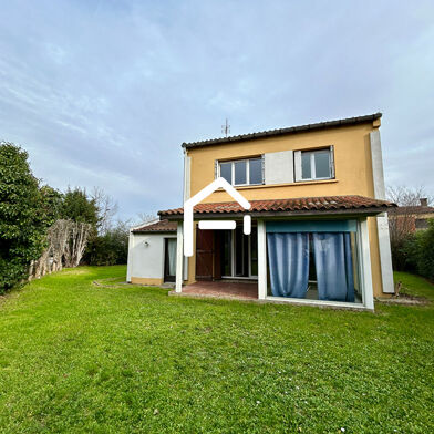 Maison 4 pièces 890 €