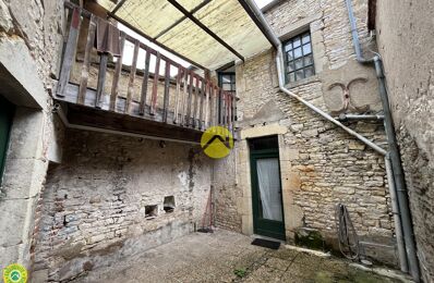 vente maison 37 500 € à proximité de Saint-Caprais (18400)