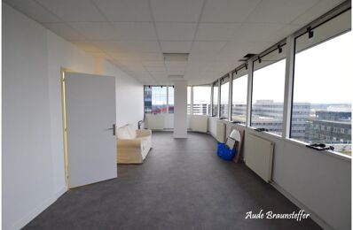 location bureau 2 200 € CC /mois à proximité de Chapet (78130)