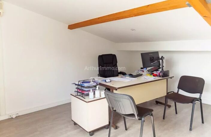 Local professionnel sur axe passant — photo 3