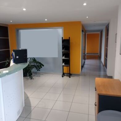 Bureau 254 m²