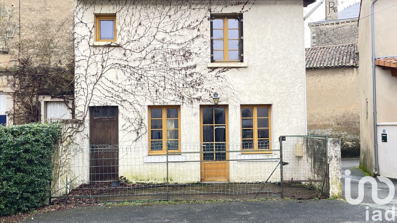 maison 7 pièces 121 m2 à vendre à Chef-Boutonne (79110)