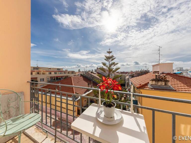 Dernier étage, magnifique grand 2 pièces terrasse Musiciens — photo 1