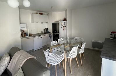 location appartement 720 € CC /mois à proximité de Monteux (84170)