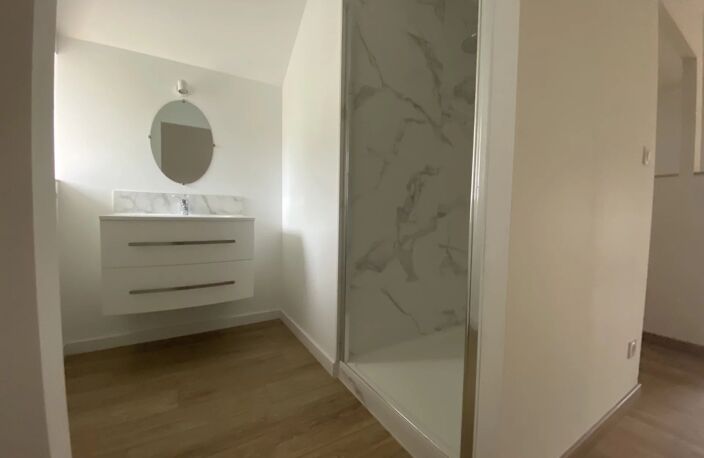 A LOUER T2 MEUBLE  HENON — photo 4