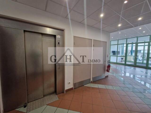 A LOUER 430 M² DE BUREAUX CLIMATISES A PANTIN — photo du bien