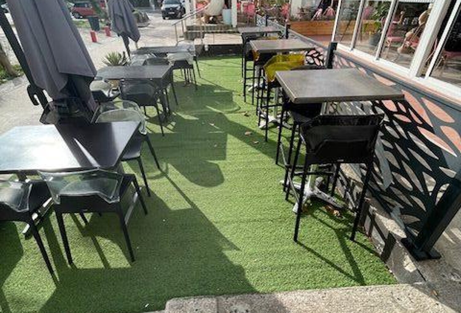 RARE Local Commercial à Vendre (murs) au cœur de LA GRANDE MOTTE — photo 1