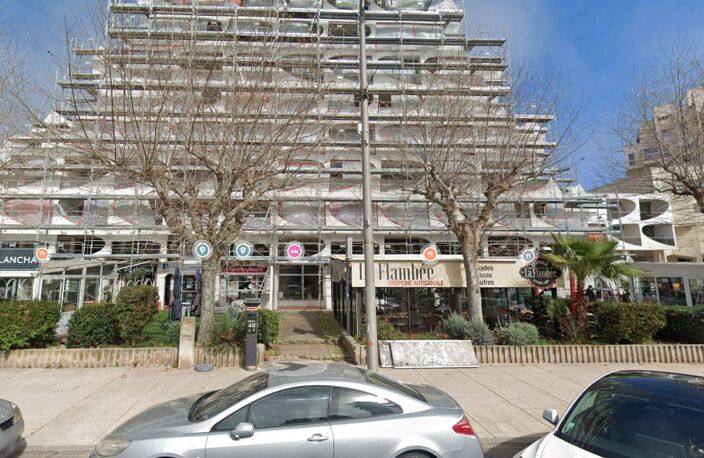 RARE Local Commercial à Vendre (murs) au cœur de LA GRANDE MOTTE — photo 4