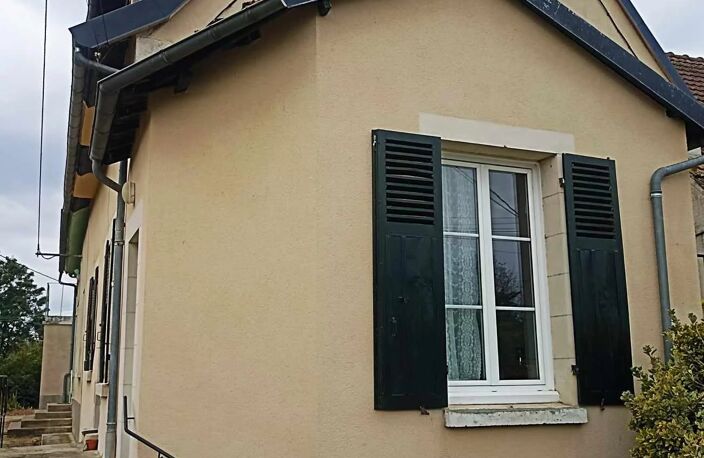 MAISON HABITABLE -3 CHAMBRES - TERRAIN ET DÉPENDANCES — photo 2