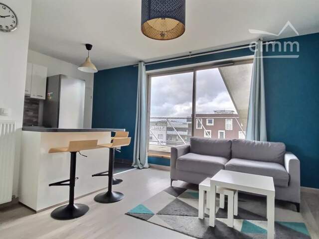 2P meublé avec terrasse vue dégagée idéalement situé prestations — photo du bien