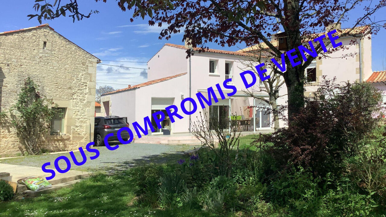 maison 6 pièces 137 m2 à vendre à Saint-Michel-le-Cloucq (85200)