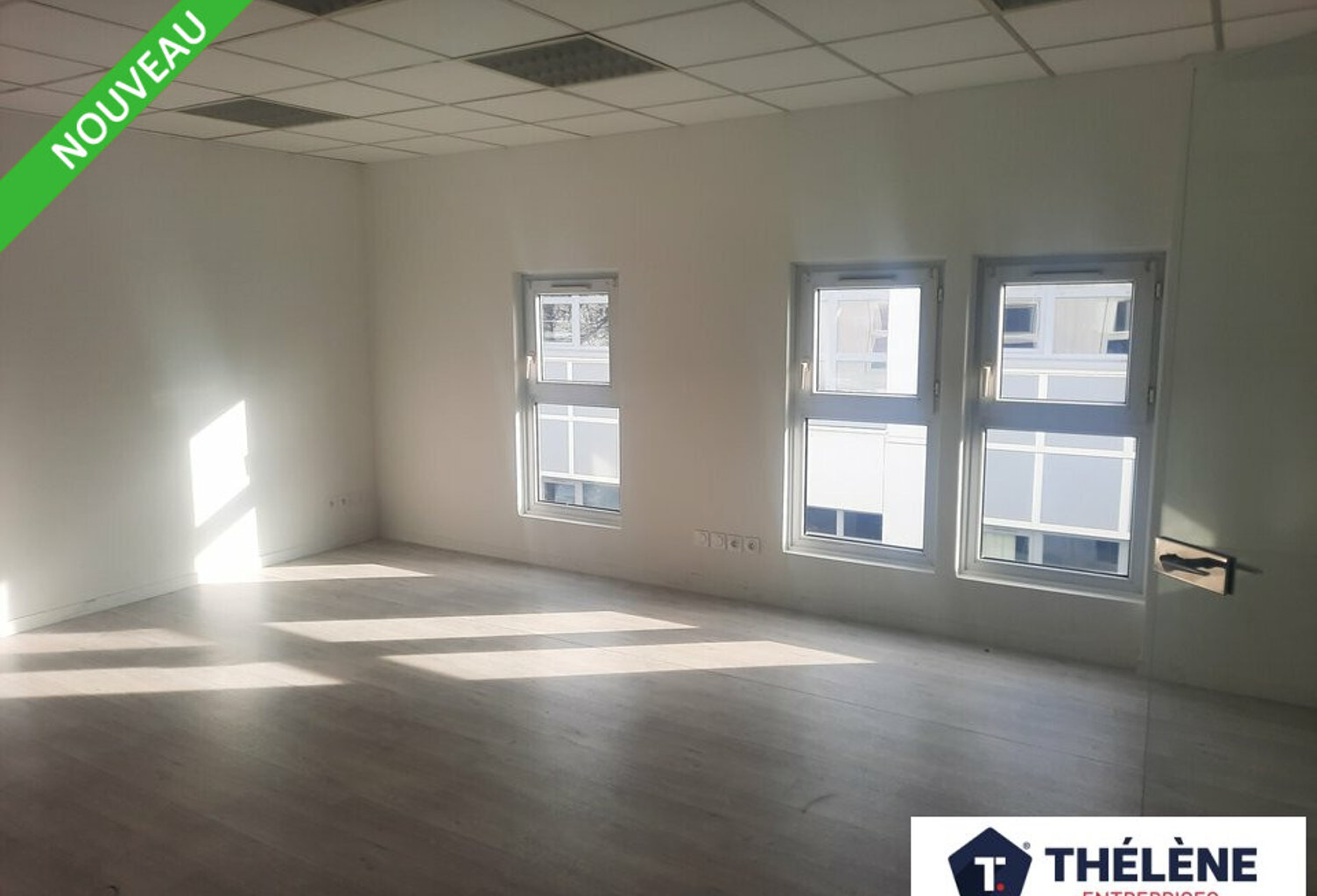 BUREAUX à LOUER — photo 1
