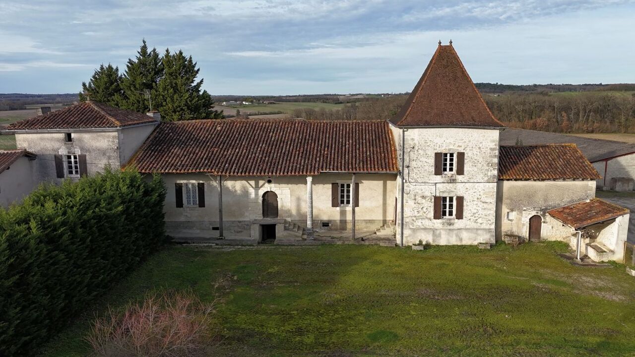 maison 13 pièces 315 m2 à vendre à Montmoreau-Saint-Cybard (16190)