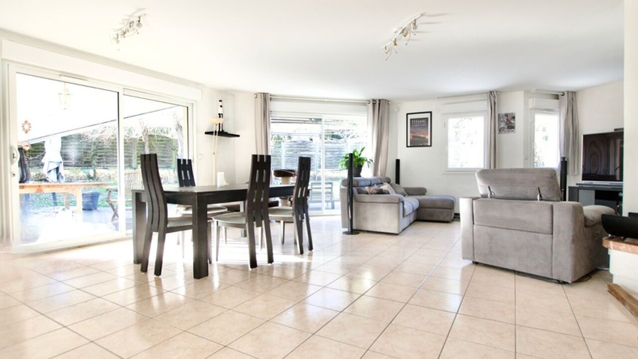 maison 6 pièces 175 m2 à vendre à Monnetier-Mornex (74560)