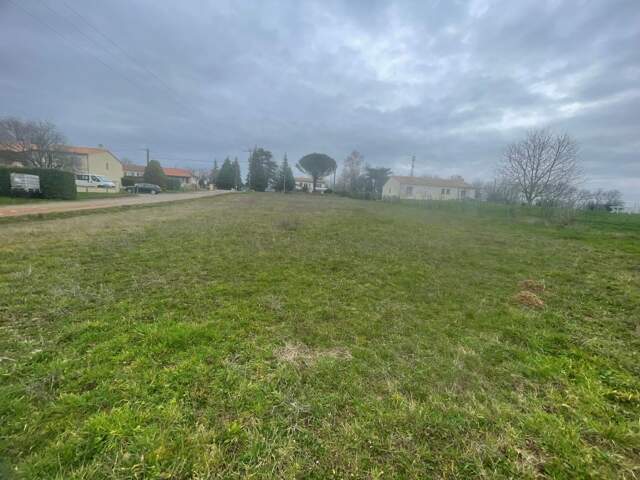 Terrain À Vendre — photo du bien