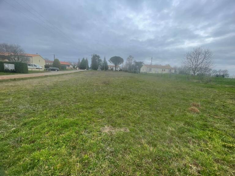 Terrain À Vendre — photo 1