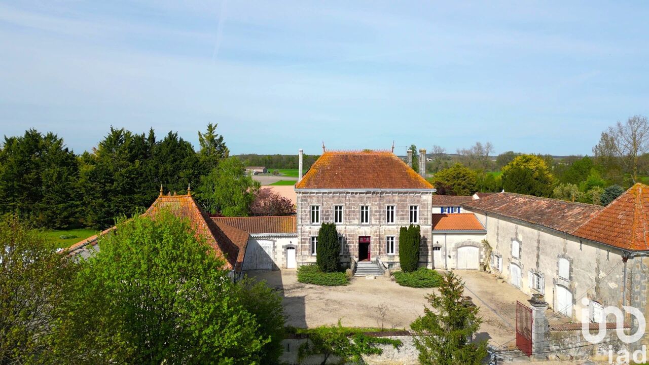 maison 14 pièces 384 m2 à vendre à Saint-Palais-du-Né (16300)