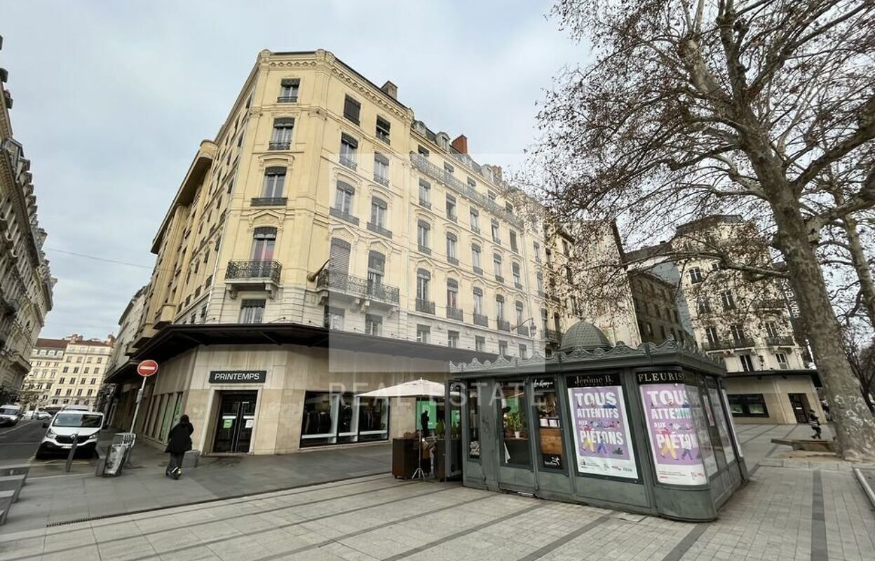 bureau  pièces 400 m2 à louer à Lyon 2 (69002)