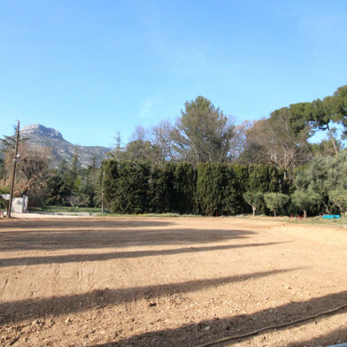 Terrain 815 m²