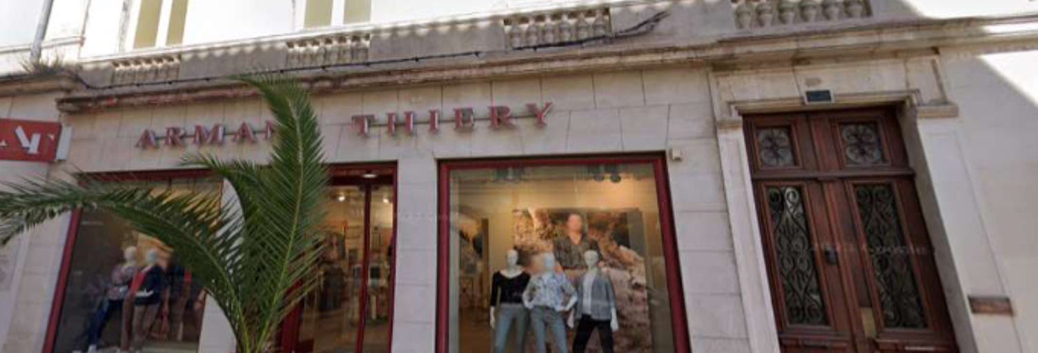 Divers  200 m² à vendre à Nîmes (30000)