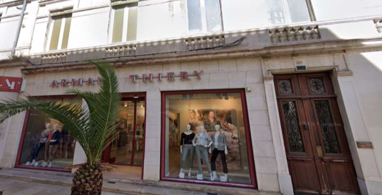 NIMES GENERAL PERRIER Murs commerciaux de 200 m2 — photo 1