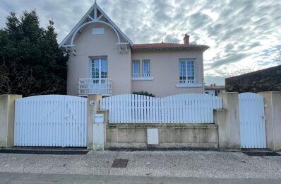 vente maison 861 000 € à proximité de Périgny (17180)