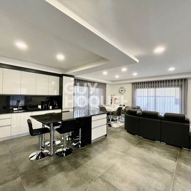 Maison 4 pièces 556500 €