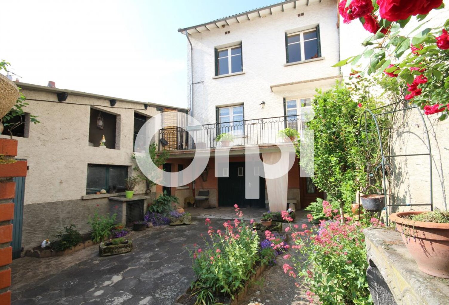 Maison ORBEIL 5 Chambres avec cour — photo 1