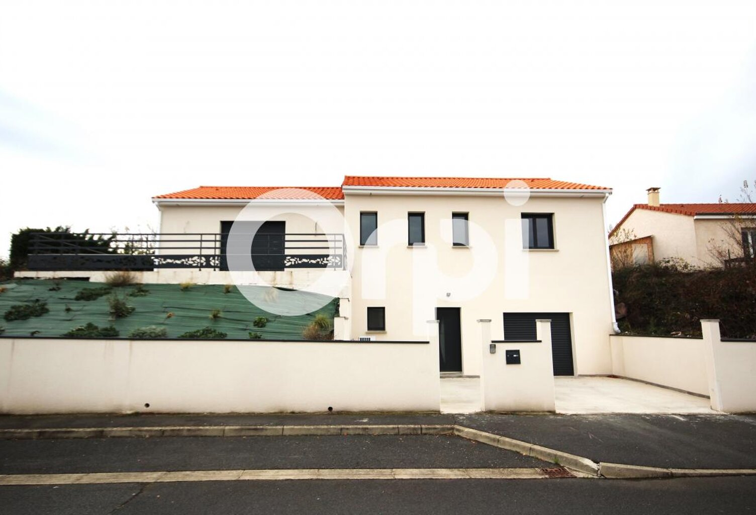 Maison neuve avec vue panoramique — photo 1