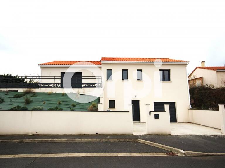 Maison neuve avec vue panoramique — photo 1