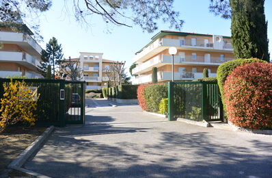 location appartement 570 € CC /mois à proximité de La Barben (13330)