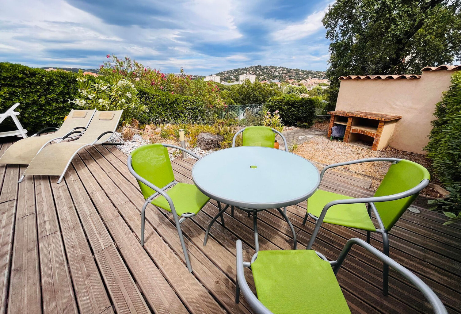 Appartement T3 avec piscine dans la résidence. — photo 1
