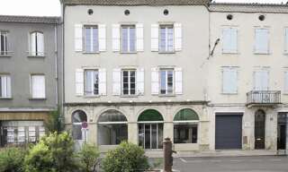 Immeuble  434 m² à vendre à Saint-Céré (46400)