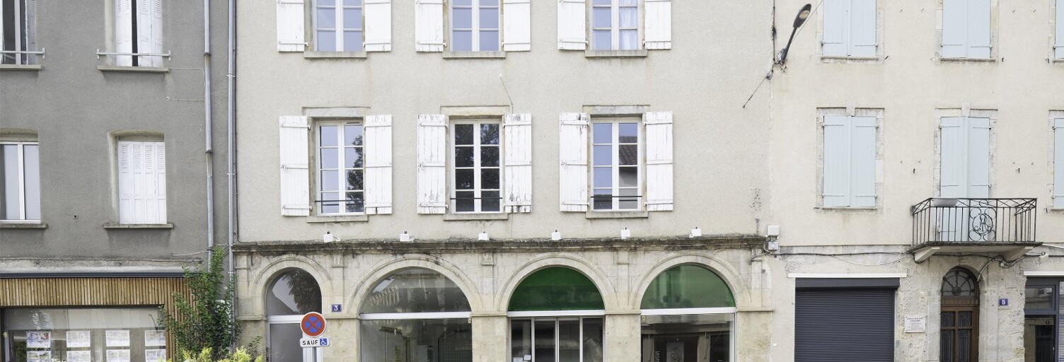 Immeuble  434 m² à vendre à Saint-Céré (46400)
