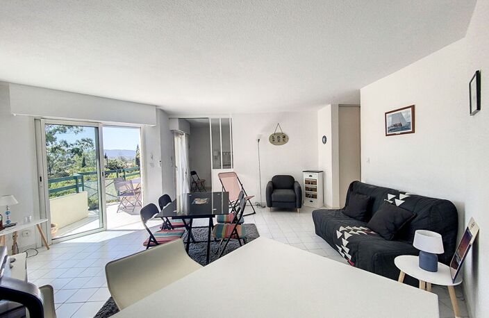 Vente appartement   Saint-Raphaël (83530) — photo 2