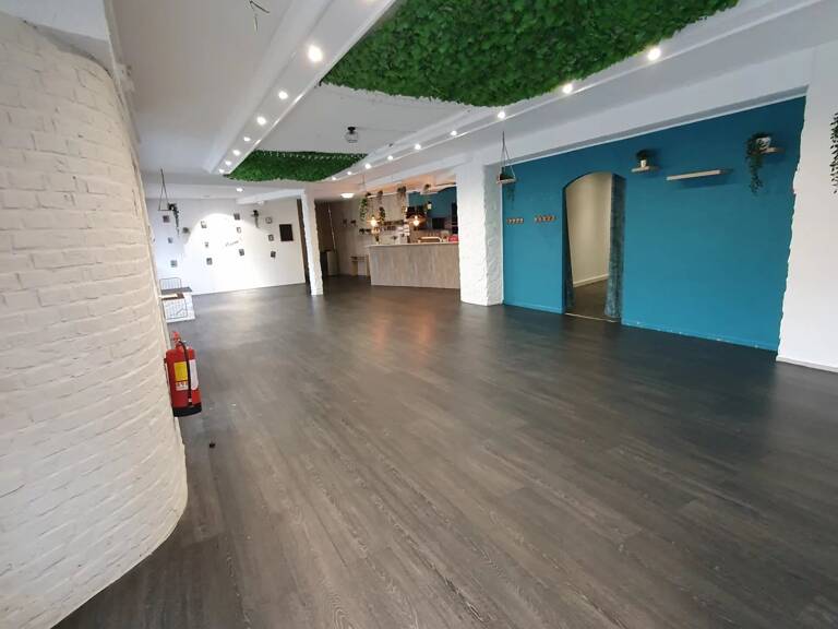 Commerce  1650 m² — photo 1