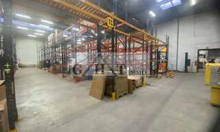 Local industriel  4542 m² à louer à Lisses (91090)