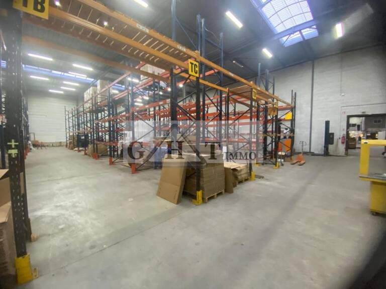 ENTREPOT 4 542 M² A LOUER LISSES — photo 1