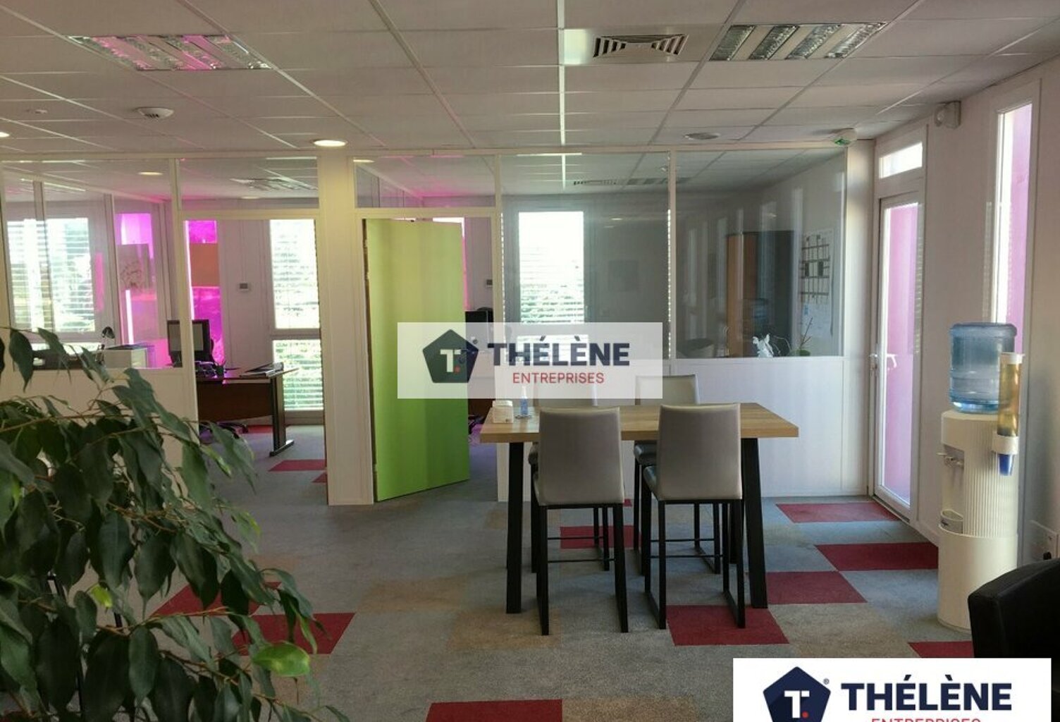 BUREAUX à LOUER — photo 1
