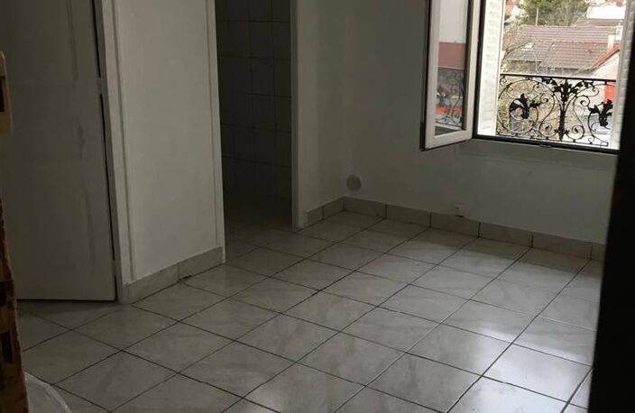 Location appartement 1 pièce 21 m² à Villeneuve-Saint-Georges (94190) — photo 2