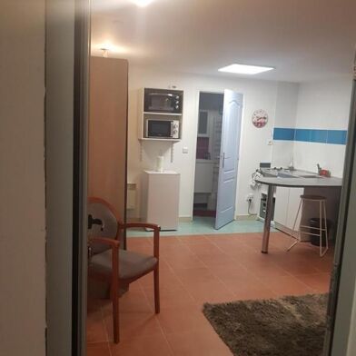 Appartement 1 pièces 700 €