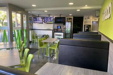 Commerce 2 pièces 114450 €