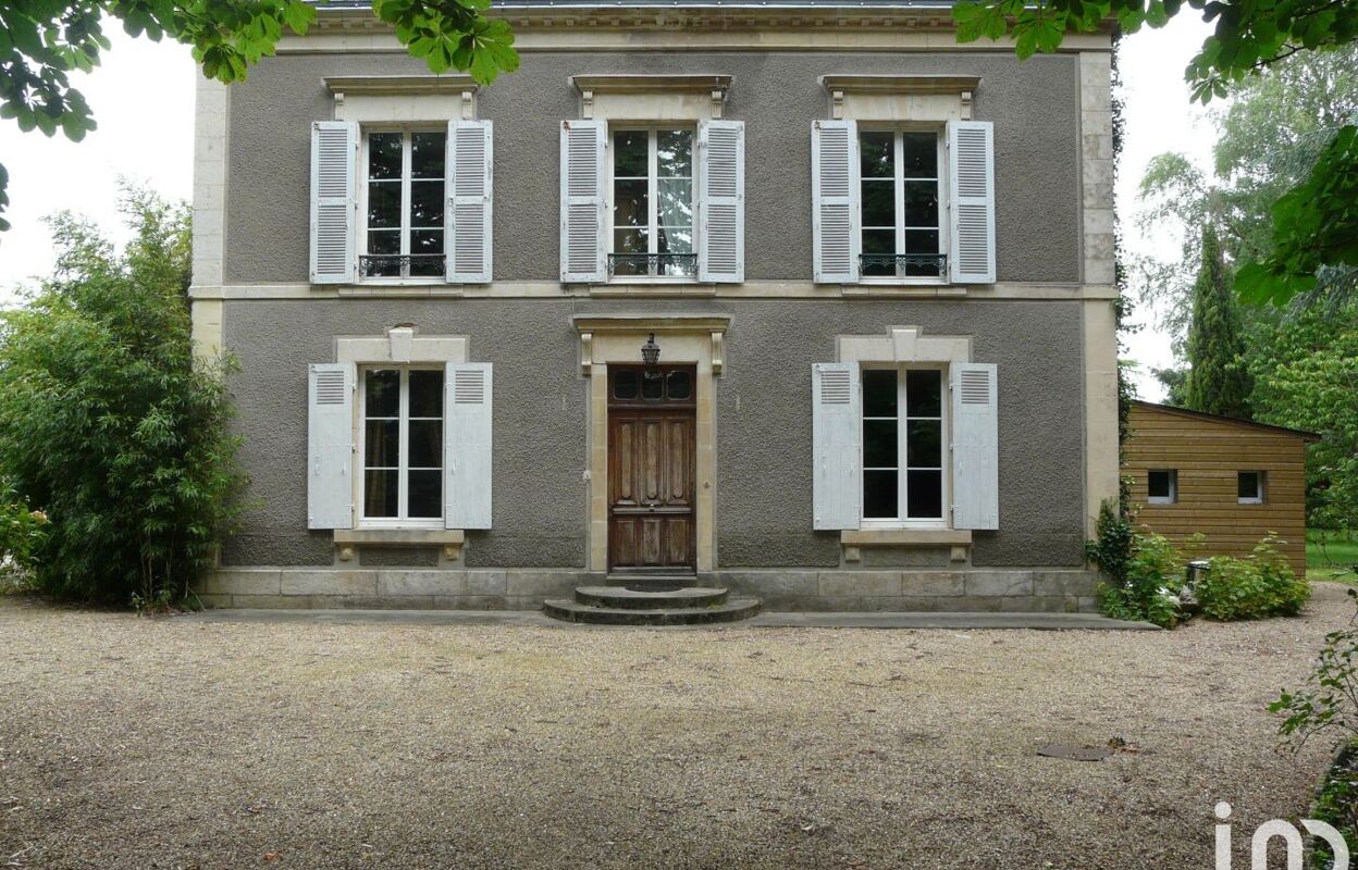 maison 10 pièces 305 m2 à vendre à Bazouges Cré sur Loir (72200)