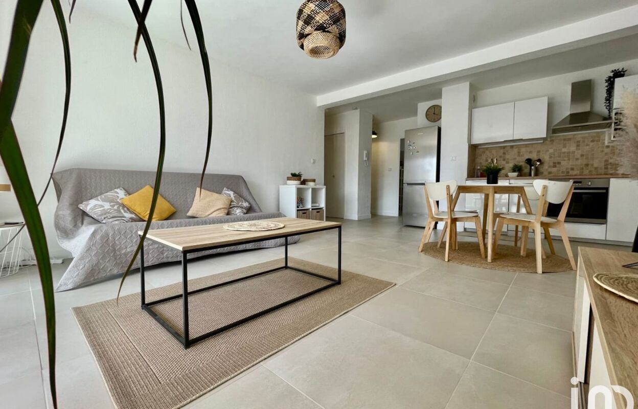 appartement 2 pièces 51 m2 à vendre à La Londe-les-Maures (83250)