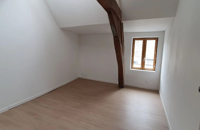 Location appartement  77 m² à Landrecies (59550) — photo 4