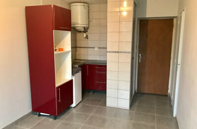 location appartement 300 € CC /mois à proximité de Saint-Geniez-d'Olt (12130)