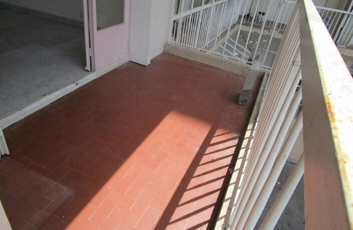 LOCATION 4 PIECES — photo 2